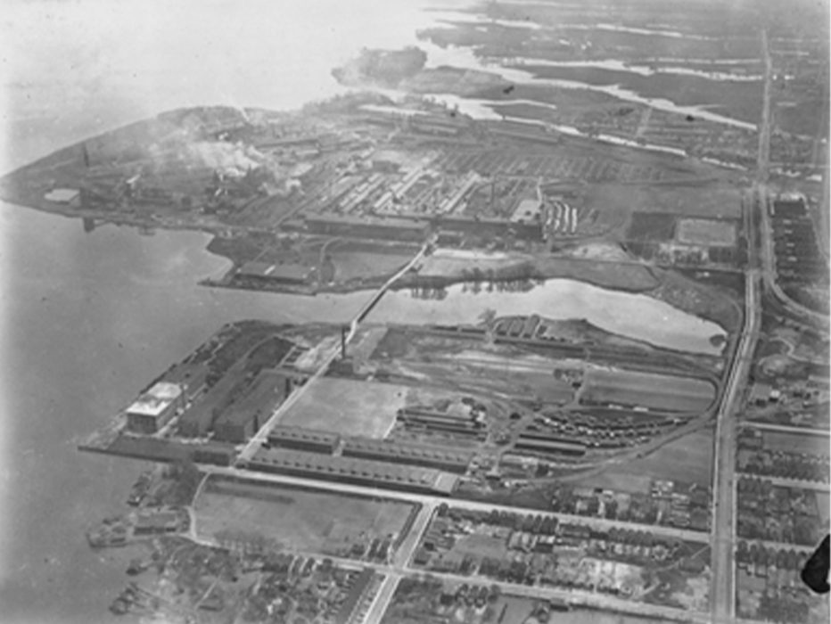 1919 aerial photo looking east.